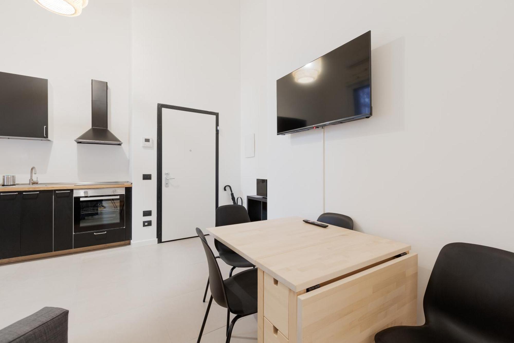 Cozy Corner With Balcony And Private Garage! Lejlighed Milano Eksteriør billede