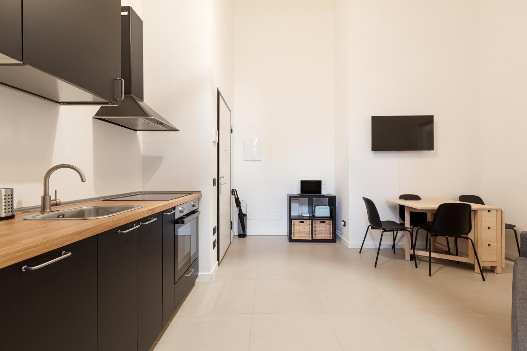 Cozy Corner With Balcony And Private Garage! Lejlighed Milano Eksteriør billede