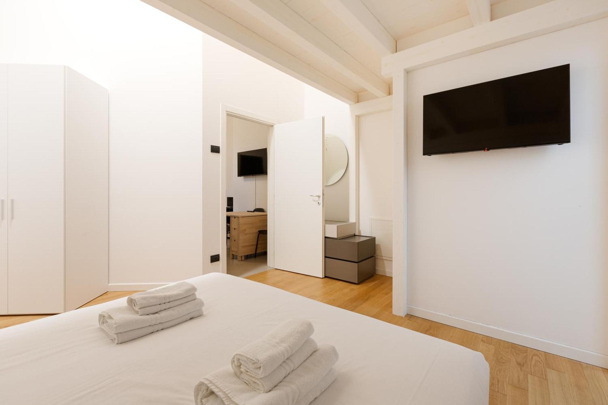 Cozy Corner With Balcony And Private Garage! Lejlighed Milano Eksteriør billede